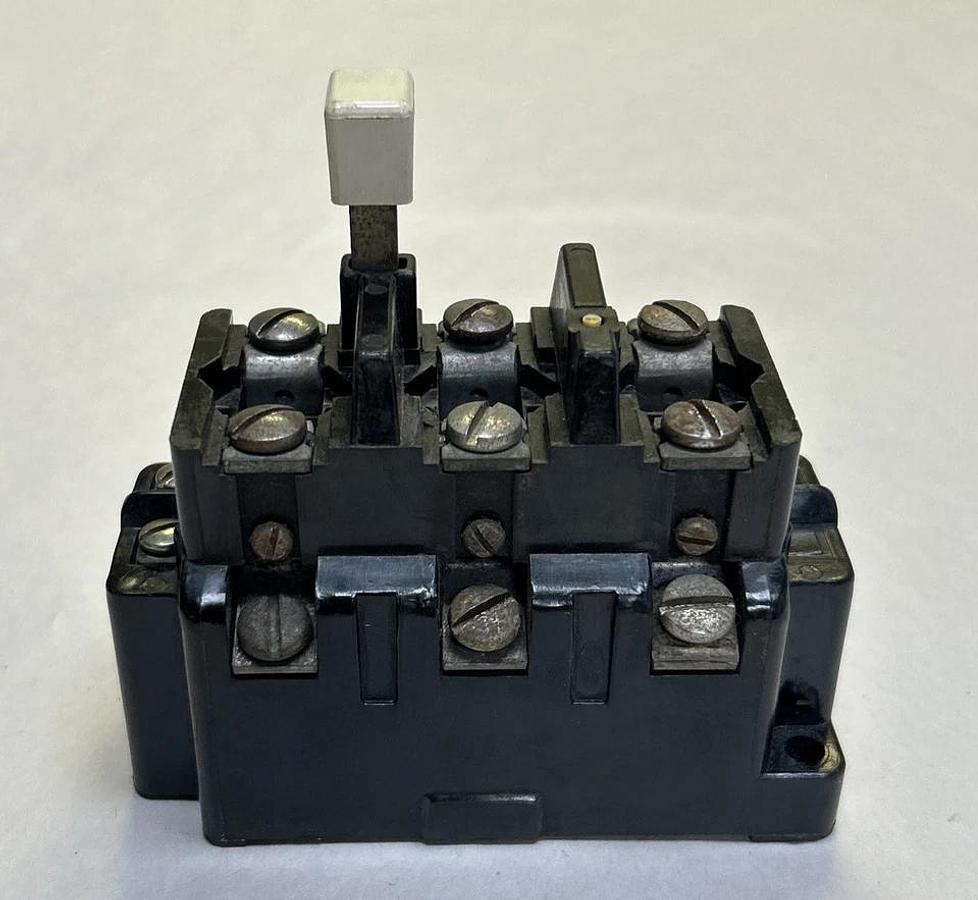 Used ALLEN BRADLEY,815-B0V16,OVERLOAD RELAY