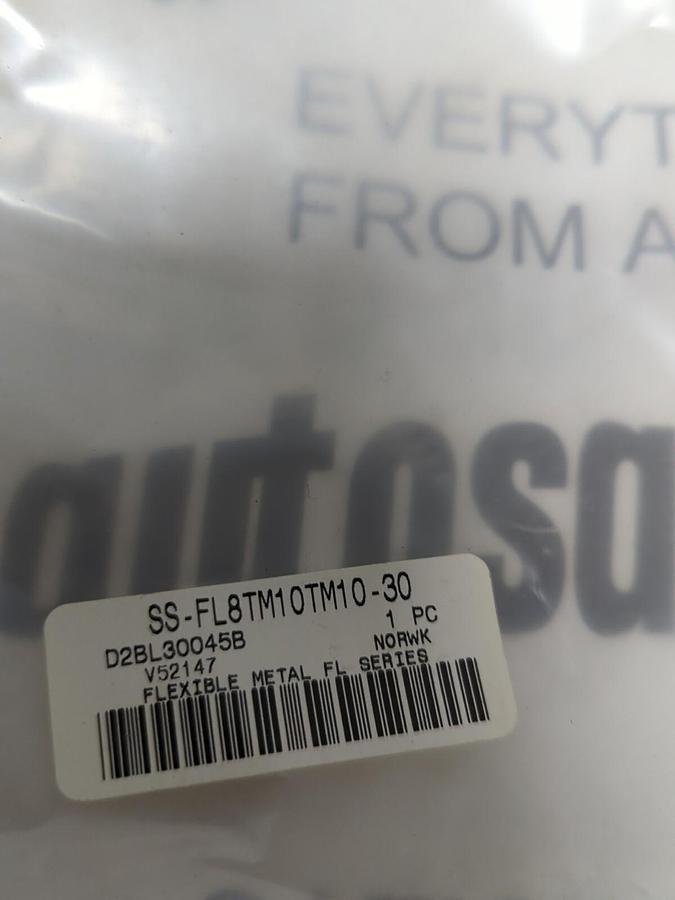 SWAGELOK,SS-FL8TM10TM10-30,30 INCH CONVULTED TUBE SS-BRAID NEW
