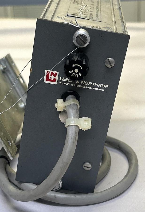 Used LEEDS & NORTHRUP,467-120-01800-50-40-7500-208,POWER SUPPLY CHASSIS 24V