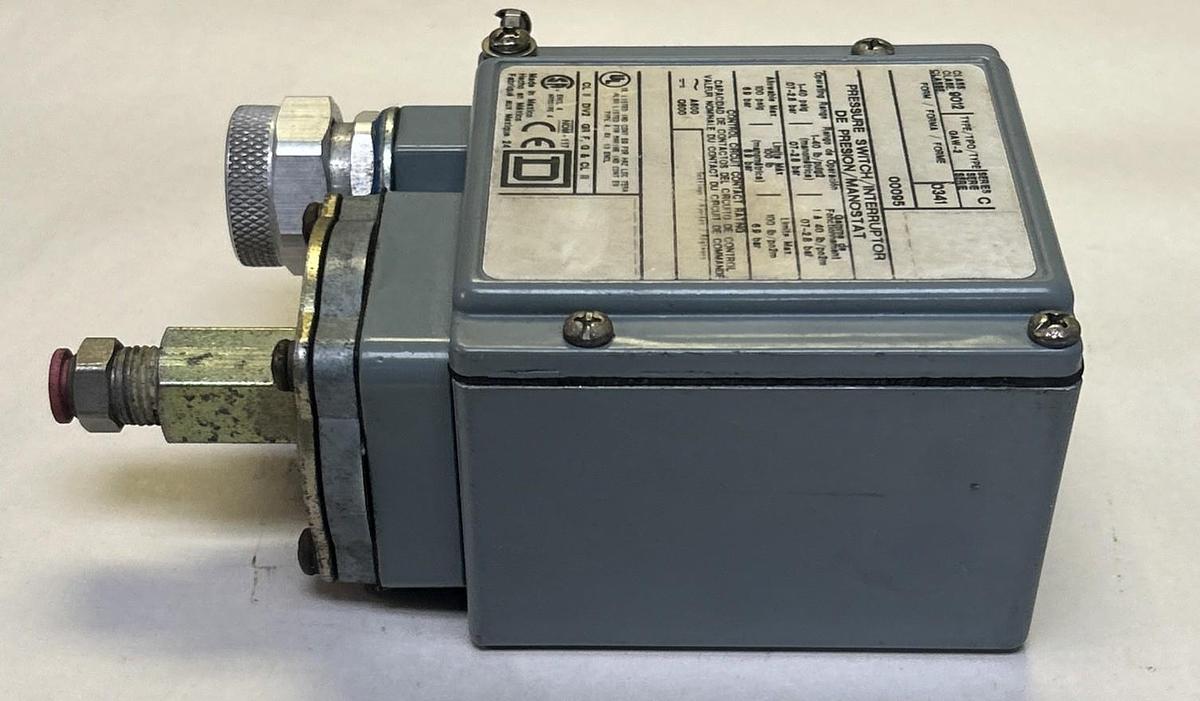 Used SQUARE D,9012GAW2,PRESSURE SWITCH