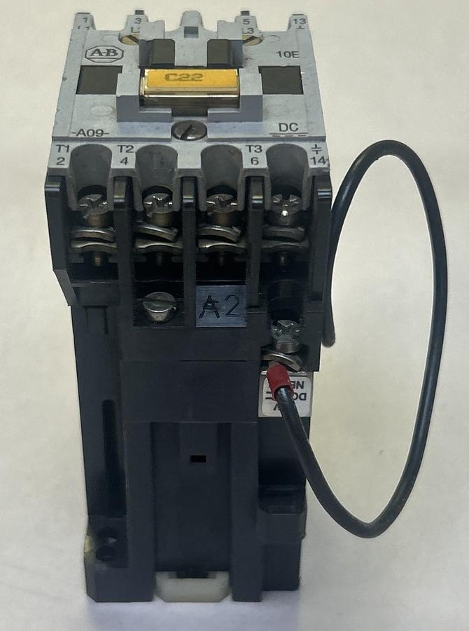 Used ALLEN BRADLEY,100-A09NZ*3,CONTACTOR 24V COIL