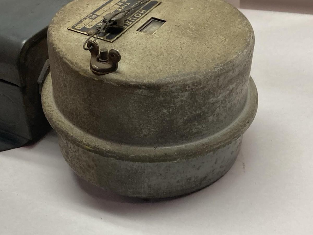 Used General Electric,9T51Y6424,Transformer 50/60Hz 0.025 kVa w/GE 8KT-2A3 Time Meter