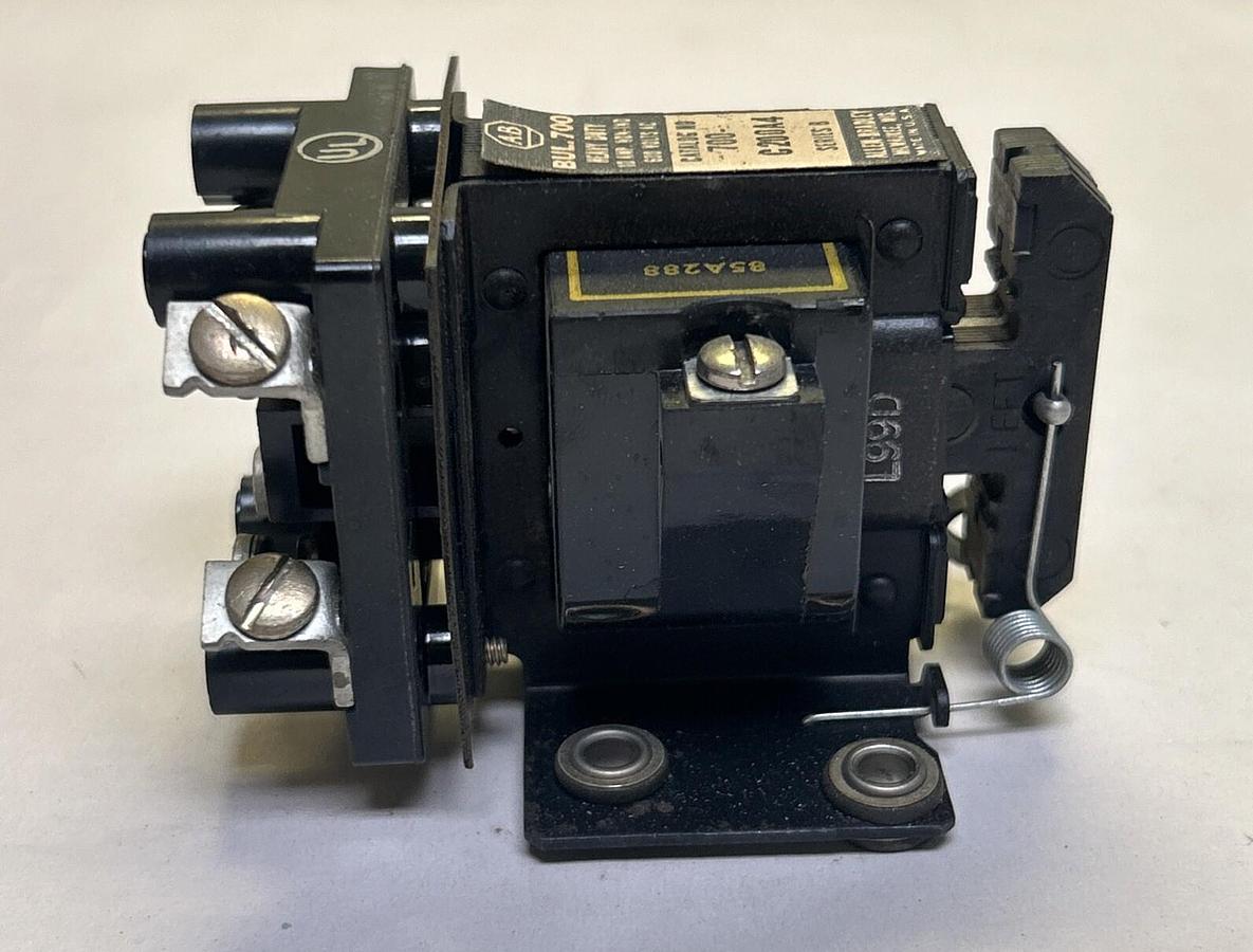 Used ALLEN BRADLEY,700-C200A4,CONTROL RELAY 10A 600V