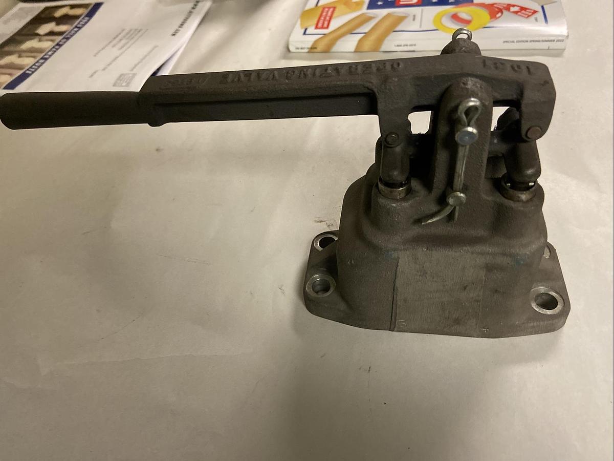 Used Ross,3126A4007,Hand Manual Lever Valve .3-.10Bar