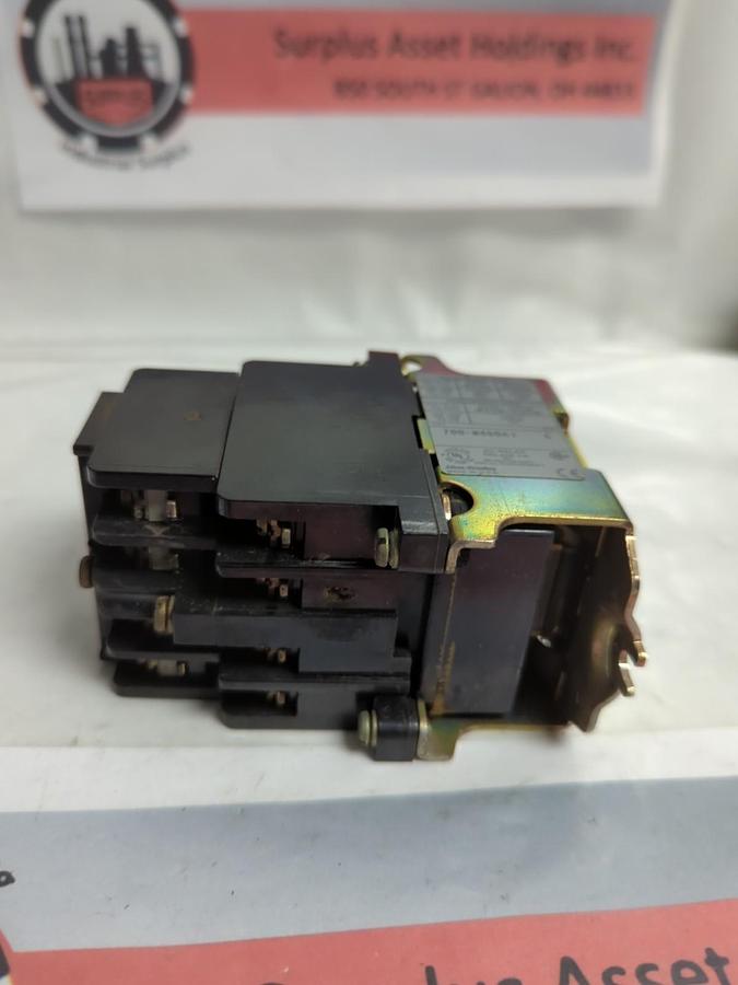 Used ALLEN BRADLEY,700-N400A1,SERIES C AC RELAY PRE-OWNED