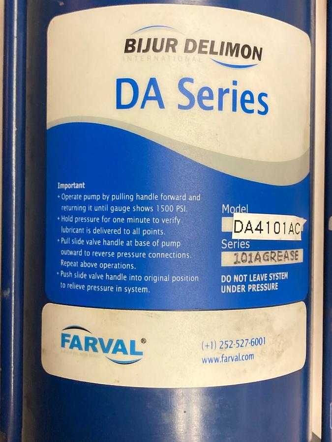 Used Bijur Delimon,DA4101AC,Manual Pump 1/4 NPT 2.4L DL