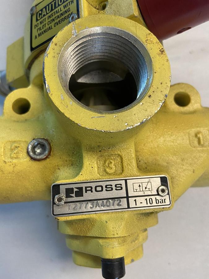 Used Ross,Y2773A4072,Safety Lock Out Piloted Air Valve