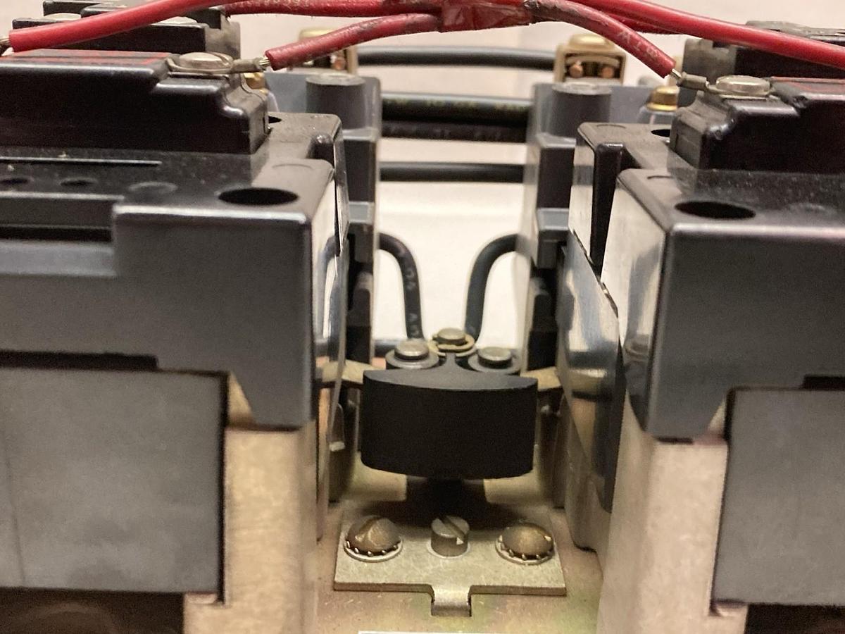 Used Allen Bradley,705-B0D,Contactor Ser K Size 1 110V