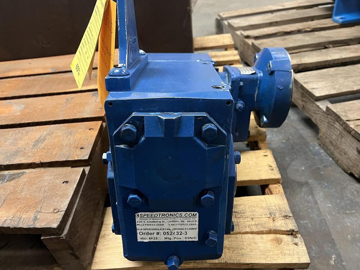 Used MIDWEST POWER SPEEDTRONICS,SPHD300HJCE148025D3N/CX1XMPP,GEAR REDUCER