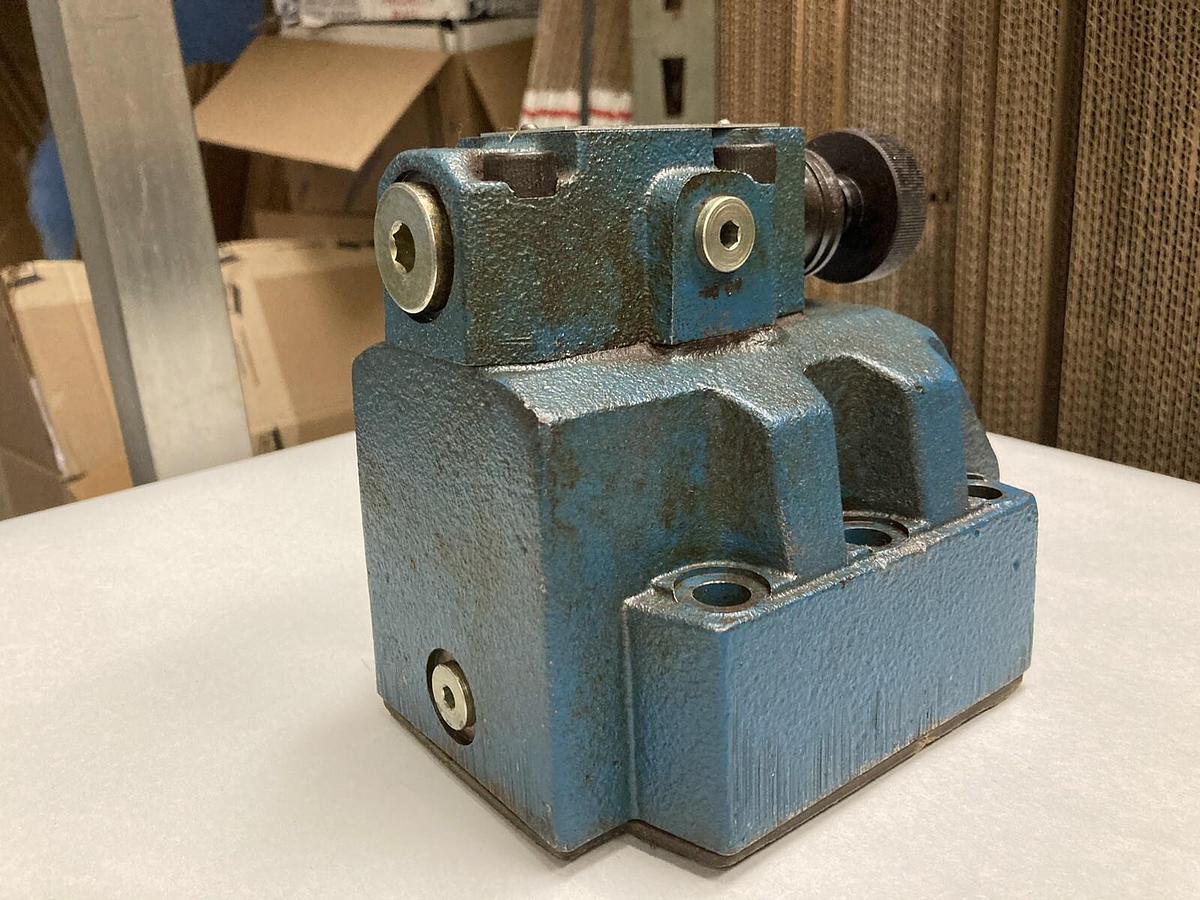 Used Rexroth,DR30-4-52/315Y/12,Hydraulic Relief Valve