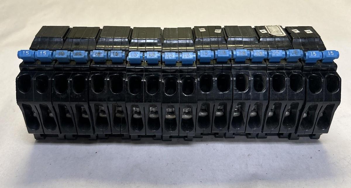 Used MURRAY,MM215,TANDEM CIRCUIT BREAKER 15A 120/240V 2P LOT OF 9