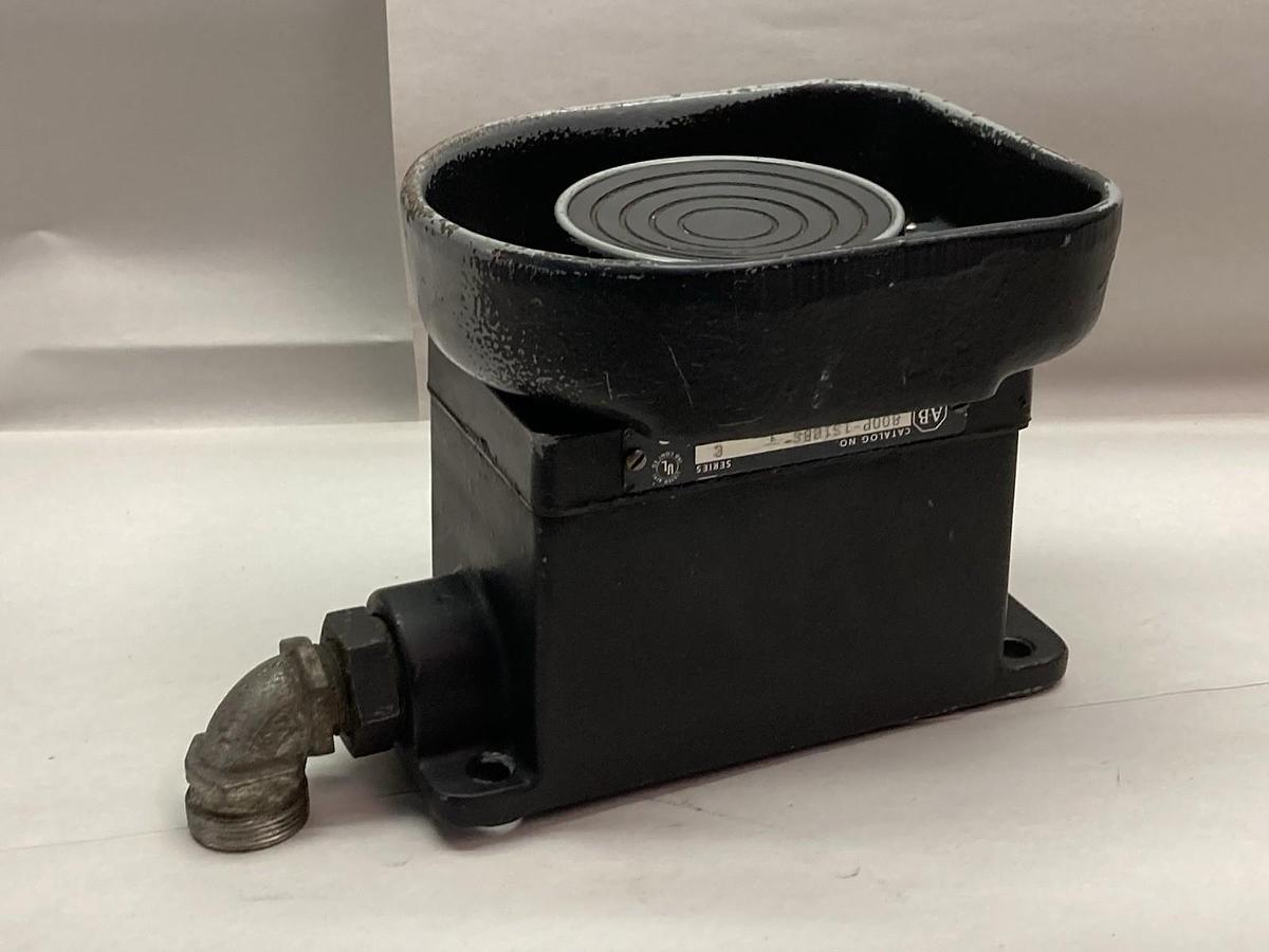 Used Allen-Bradley,800P-1S1BBS,Operating Push Button Ser C 600V Max