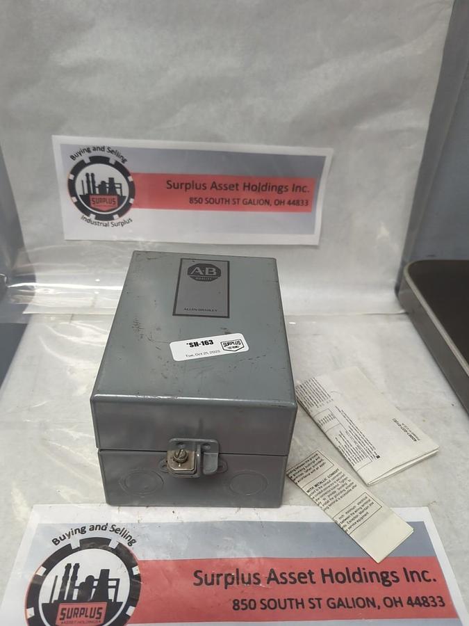 Used ALLEN BRADLEY,700-P401A1,SERIES B RELAY ENCLOSURE NO RELAY PRE-OWNED