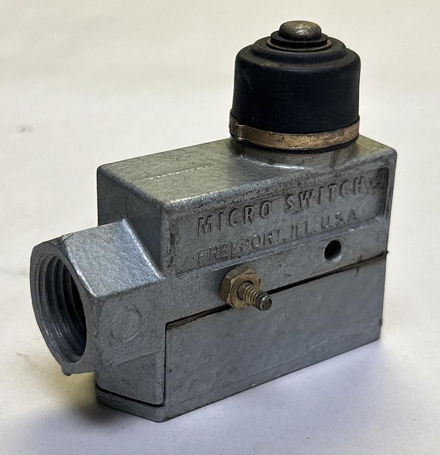 Used MICRO SWITCH,BZE6-2RN,LIMIT SWITCH