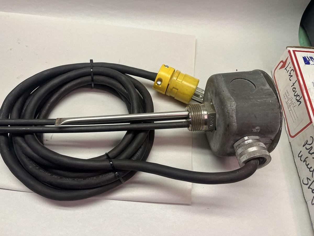 Used ACCUTHERM,80-560NC3,IMMERSION HEATER 120V 1PH 1.326kW 36" ELEMENT