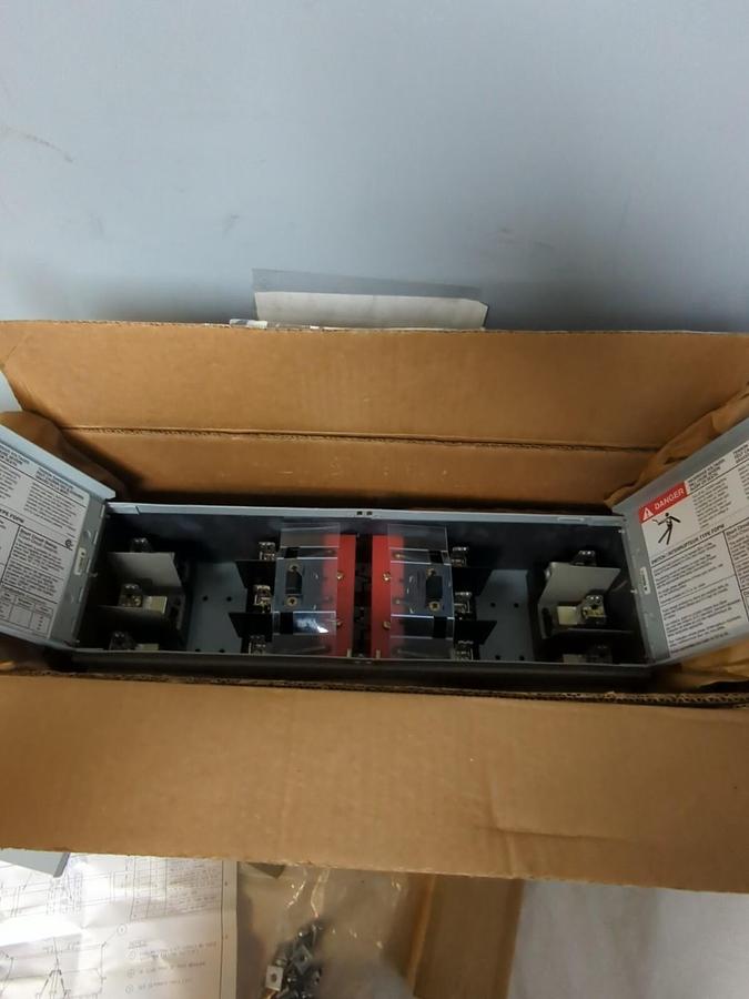 CUTLER HAMMER,FDPWT 3611R,DEAD FRONT TWIN FUSIBLE SWITCH 30 AMP 600VAC NOS