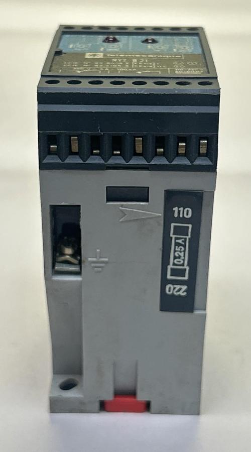 Used TELEMECANIQUE,NY2-B21,INTRINSIC BARRIER DUAL CHANNEL RELAY