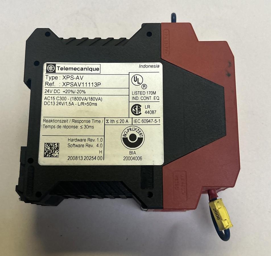 Used TELEMECANIQUE,XPSAV11113P,SAFETY RELAY MODULE