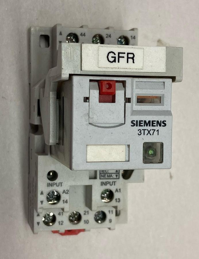 Siemens,3TX71,General Purpose Relay w/3TX7144-1E8 Socket Base