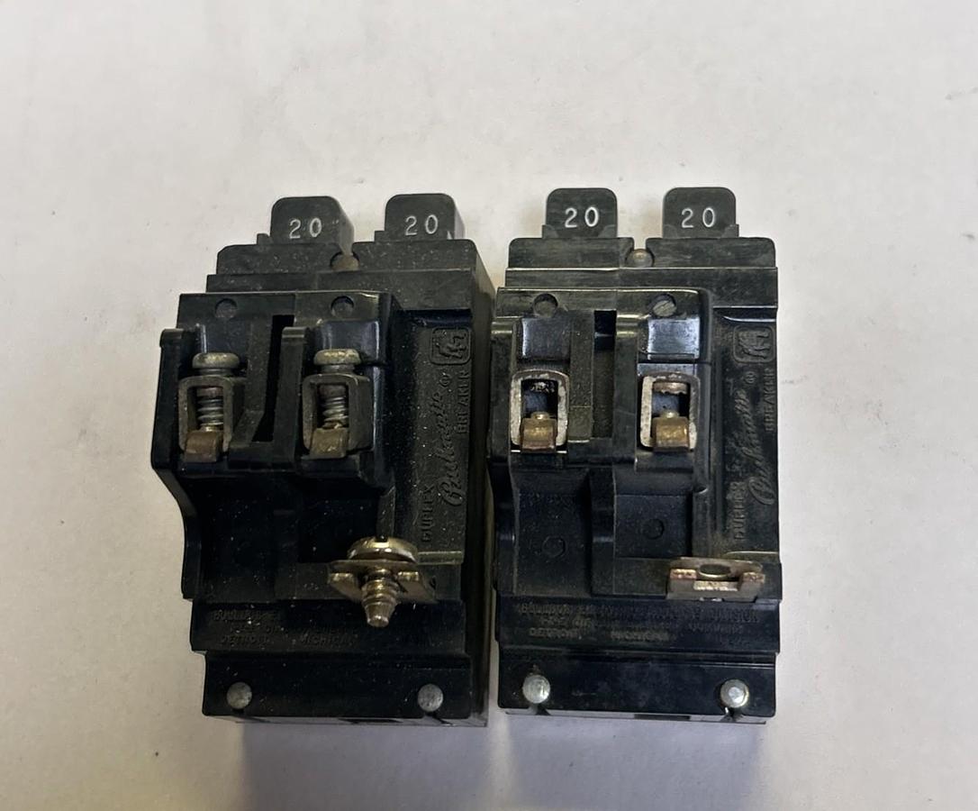 Used BULLDOG ELECTRIC,P2020,PUSHMATIC CIRCUIT BREAKER 20A 120V 2P LOT OF 2