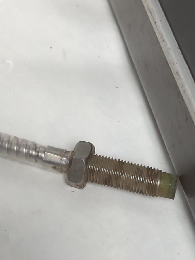 Used BENTLY NEVADA,3001-00-15-18-02,PROXIMITY VIBRATION SENSOR PROBE PRE-OWNED