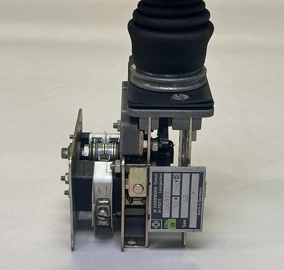 Used W. GESSMANN,S2,JOYSTICK CONTROLLER 0001210