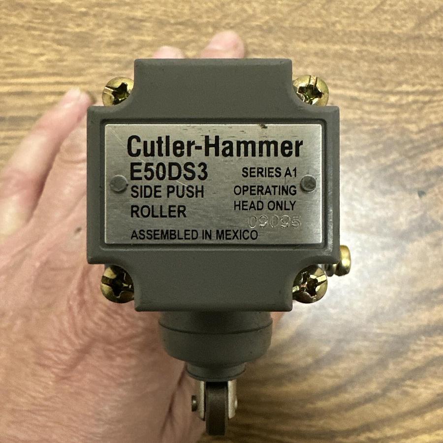 Used Cutler Hammer,E50SA,Limit Switch wE50DS3 Side Push Roller