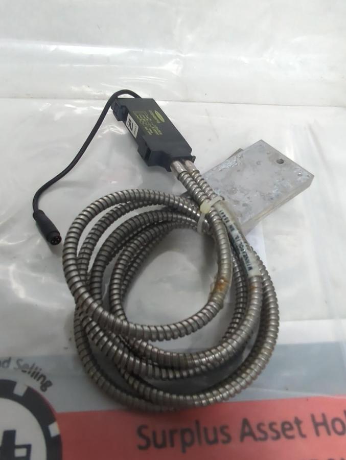 Used BANNER,D12DAB5FVQ,SENSOR WITH FIBER OPTIC CABLE ASSEMBLY PRE-OWNED
