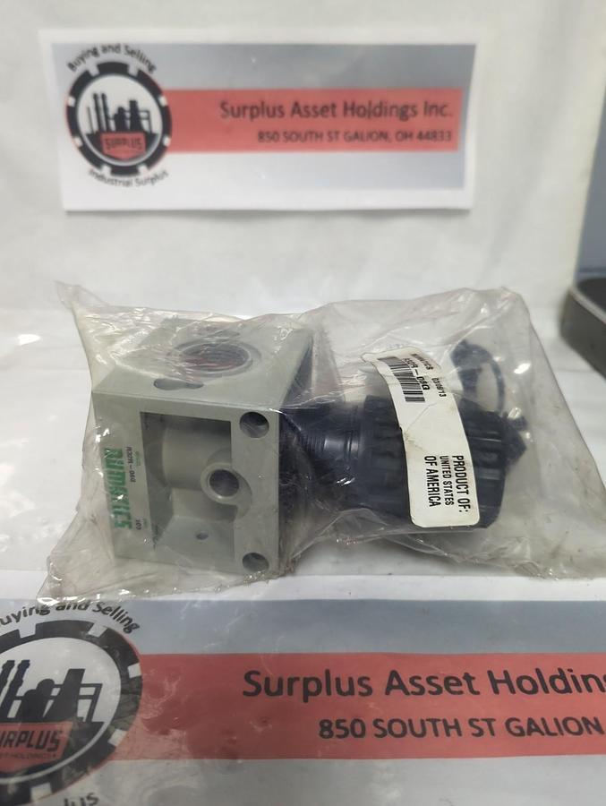 NUMATICS,R32R-06G,REGULATOR 3/4 INCH WITH GAUGE NOS