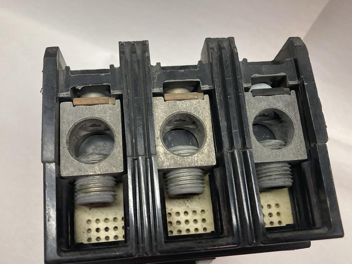 Used Square D,KAL361751021,Thermal-Magnetic Circuit Breaker 175A 380/220Vac