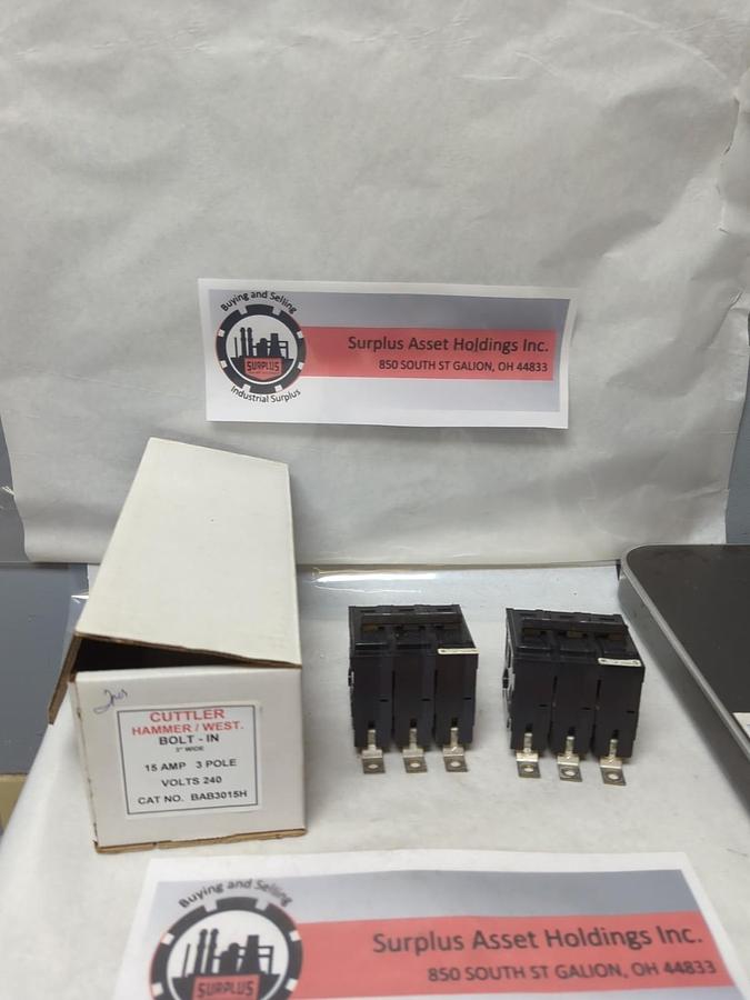Used CUTLER-HAMMER,BAB3015H,CIRCUIT BREAKER 15 AMP 3-POLE LOT OF 2 PRE-OWNED