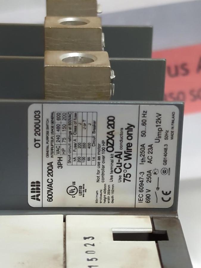 Used ABB,OT 200U03,DISCONNECT SWITCH 3-POLE 600V 200A PRE-OWNED