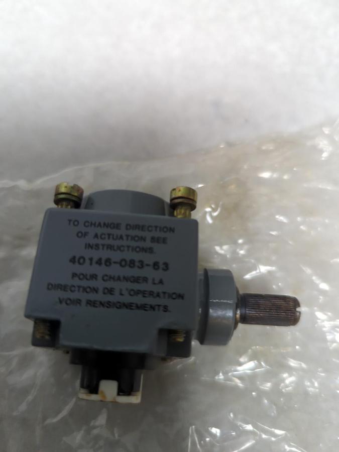 Used ALLEN-BRADLEY,40146-083-63,OPERATING HEAD SIDE ROTARY ACUATOR NOS
