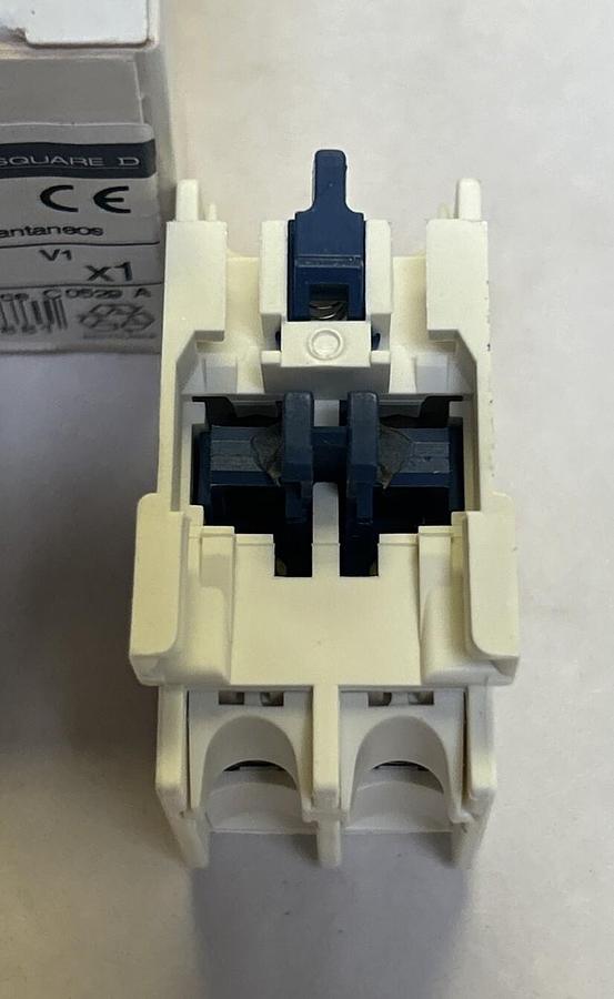 Used TELEMECANIQUE,LADN20,CONTACT BLOCK NOS