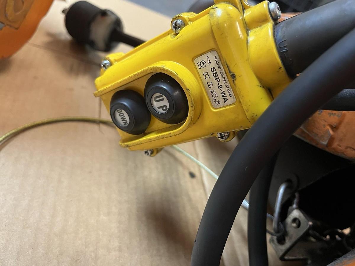 Used Columbus Mckinnon CM,RR-2,ELECTRIC HOIST 2 TON 3PH 16FPM  CHAIN 24ft W PENDANT