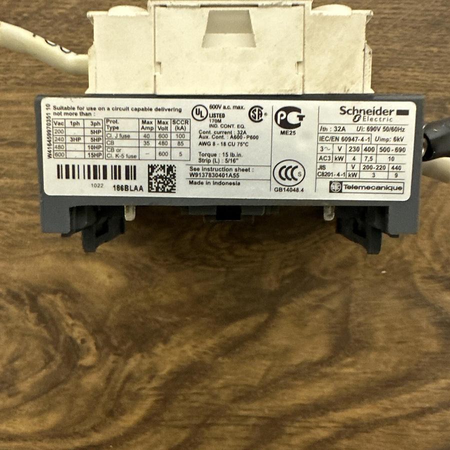 Used Schneider,LC1D186,contactor