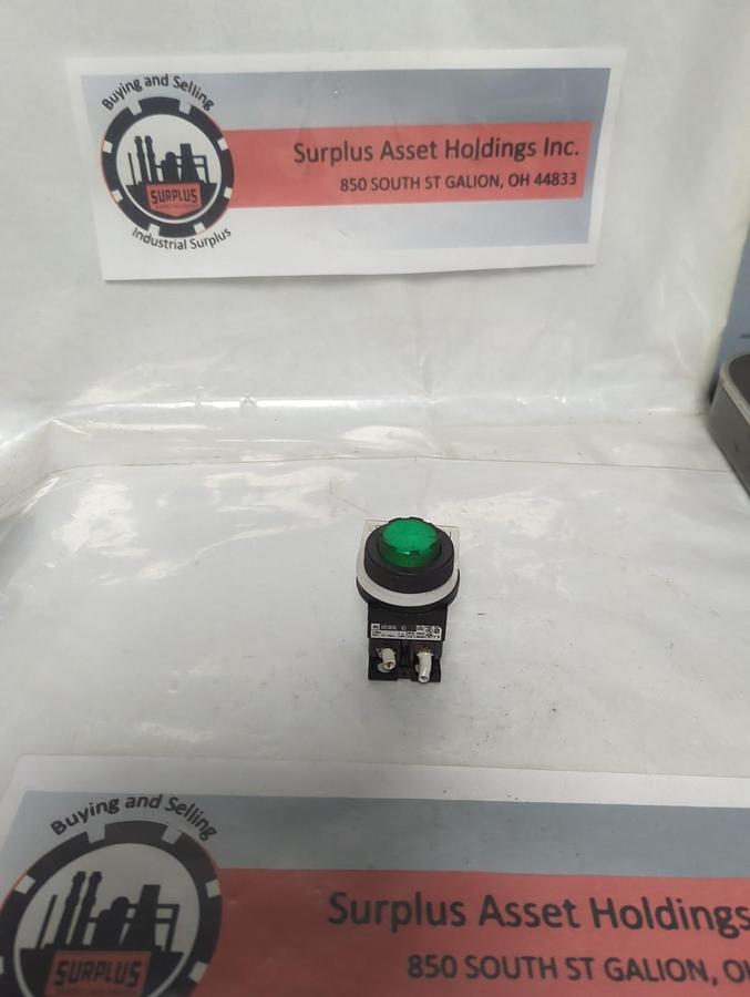 Used FUJI ELECTRIC,AR30E0L,GREEN ILLUMINATED PUSH BUTTON PRE-OWNED