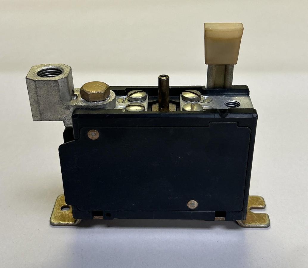 Used ALLEN BRADLEY,815-D0V4,OVERLOAD RELAY