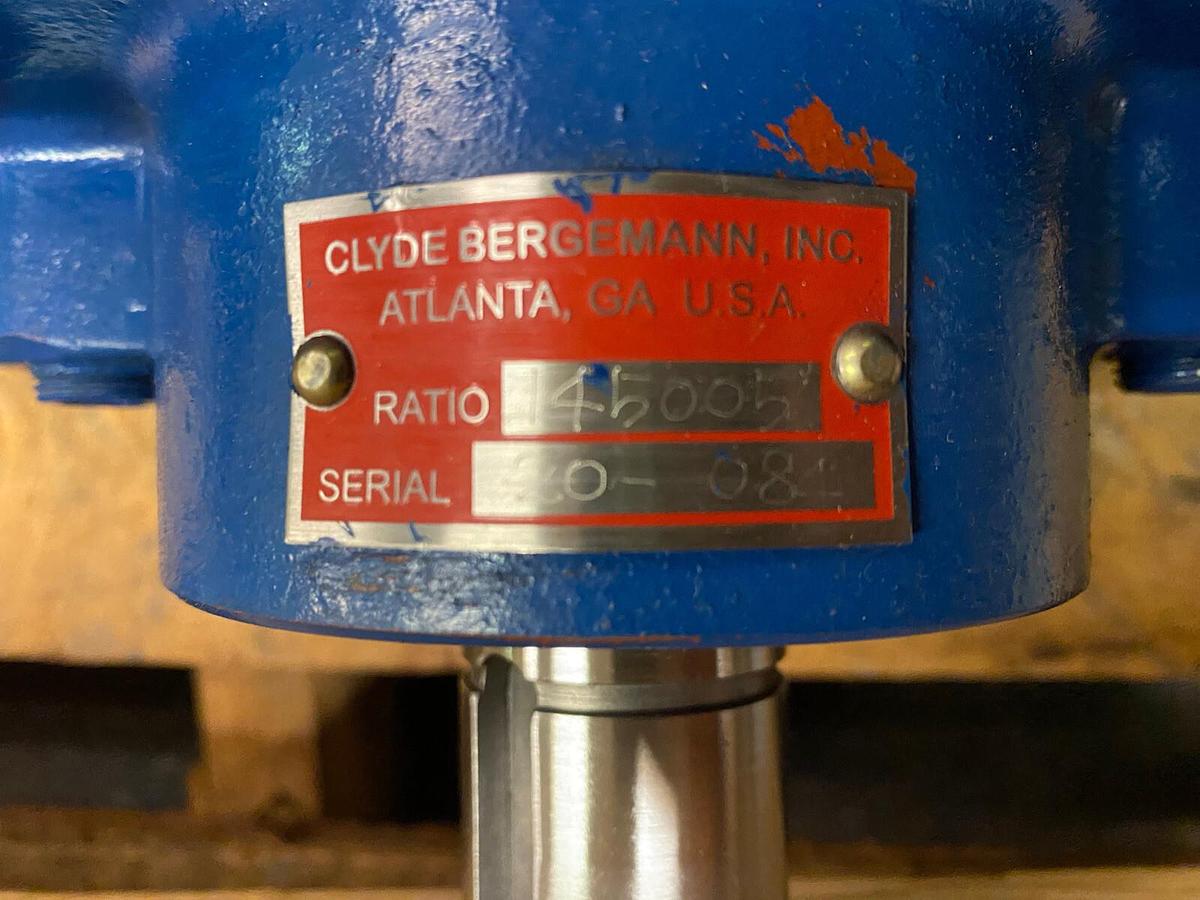 Used CLYDE BERGEMAN,20-084,GEARMOTOR .6HP RATIO 145-005 1-1/2 SHAFT DIA