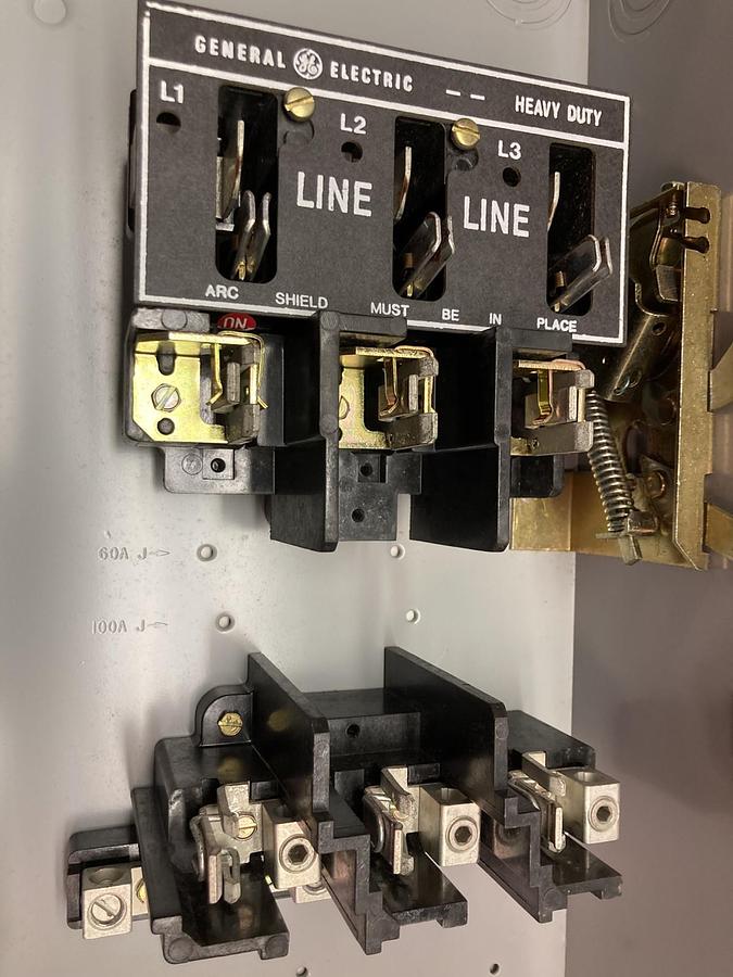 Used General Electric,TH4323,Disconnect Safety Switch 100A 240VAC 3