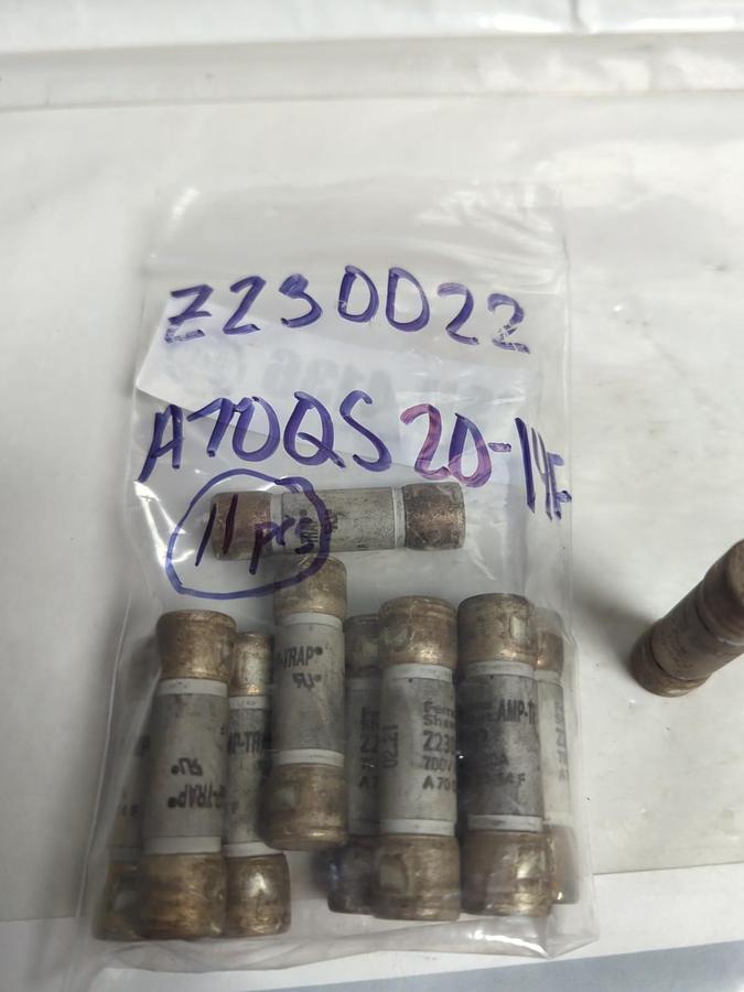 Used FERRAZ SHAWMUT,A70QS20-14F,AMP-TRAP 20 AMP FUSE LOT OF 11 PRE-OWNED