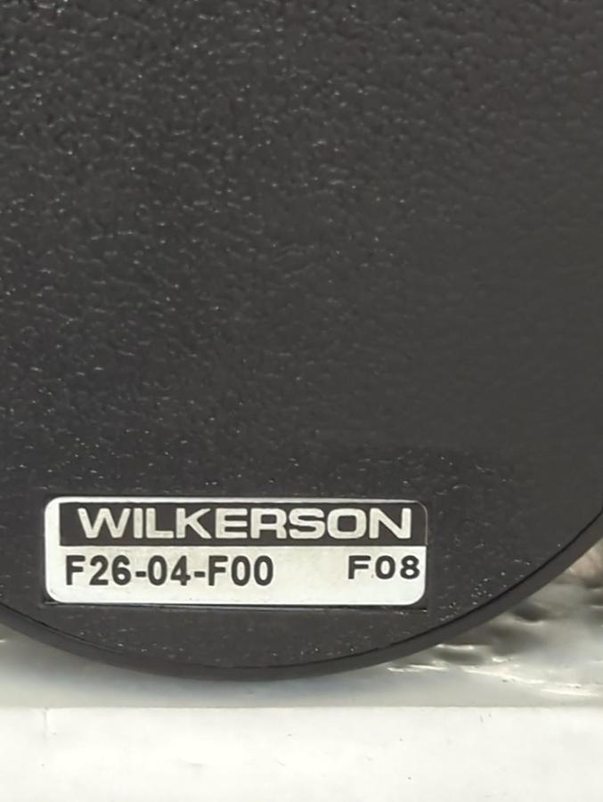 Used WILKERSON,R26-04-000,PNEUMATIC PRESSURE REGULATOR WITH FILTER F26-04-F00