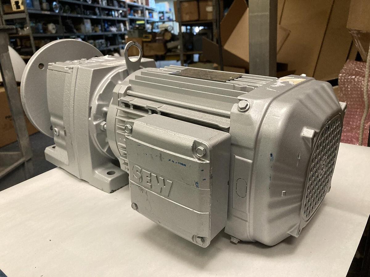 Used Sew-Eurodrive,R47F DRN90L4,Gearmotor Ratio 44.22  1751/40 RPM  230/460V