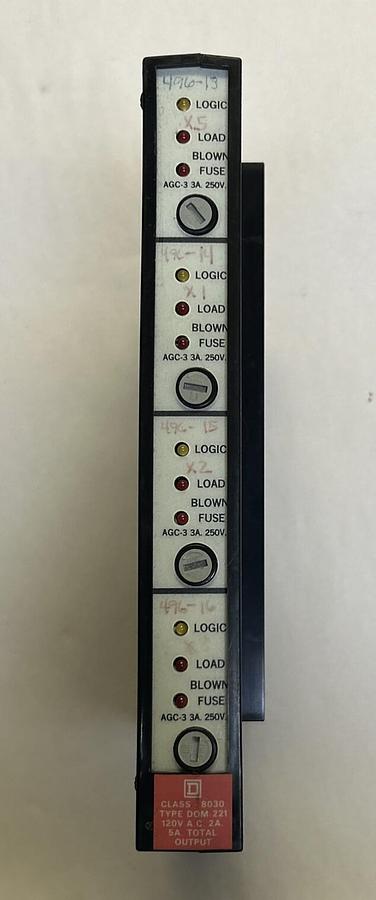 Used SQUARE D SYMAX,8030DOM-221,OUTPUT MODULE