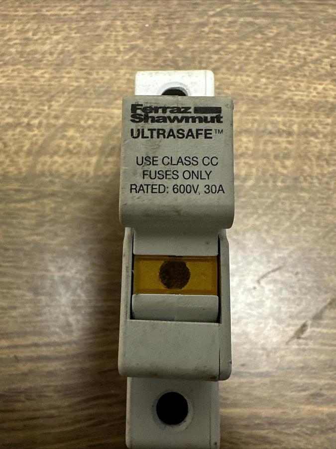 Used Feraz-Shawmut,001,30A 1 Pole Fuse Holder
