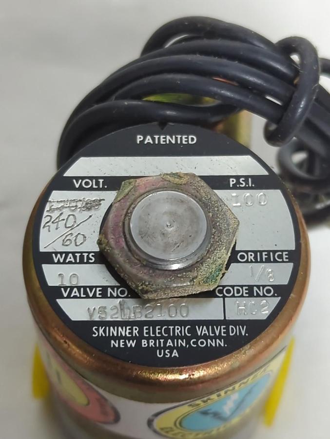 SKINNER,V52LB2100,SOLENOID VALVE 10 WATTS 240/60 V 1/8 ORFICE 100PSI NOS