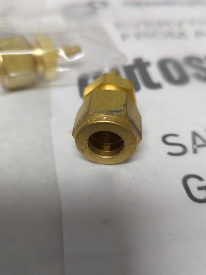 SWAGELOK,B-810-R-4,1/2T X 1/4TA REDUCER LOT OF 2 NOS