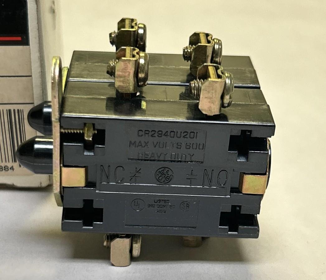 Used GENERAL ELECTRIC,CR2940U203,CONTACT BLOCKS NEW