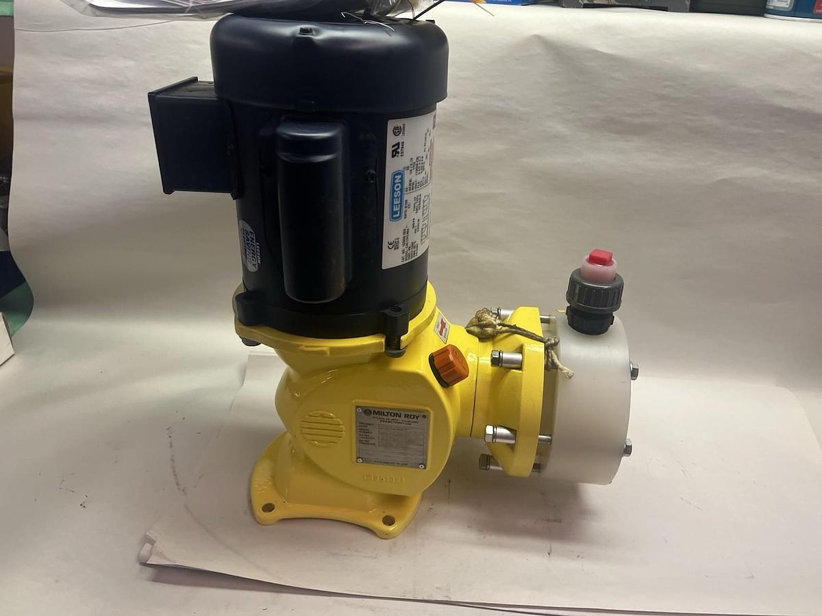 MILTON ROY,SD7282P,G SERIES DIAPHRAGM METERING PUMP 25GPH 1/4HP 1PH 115/208-230V