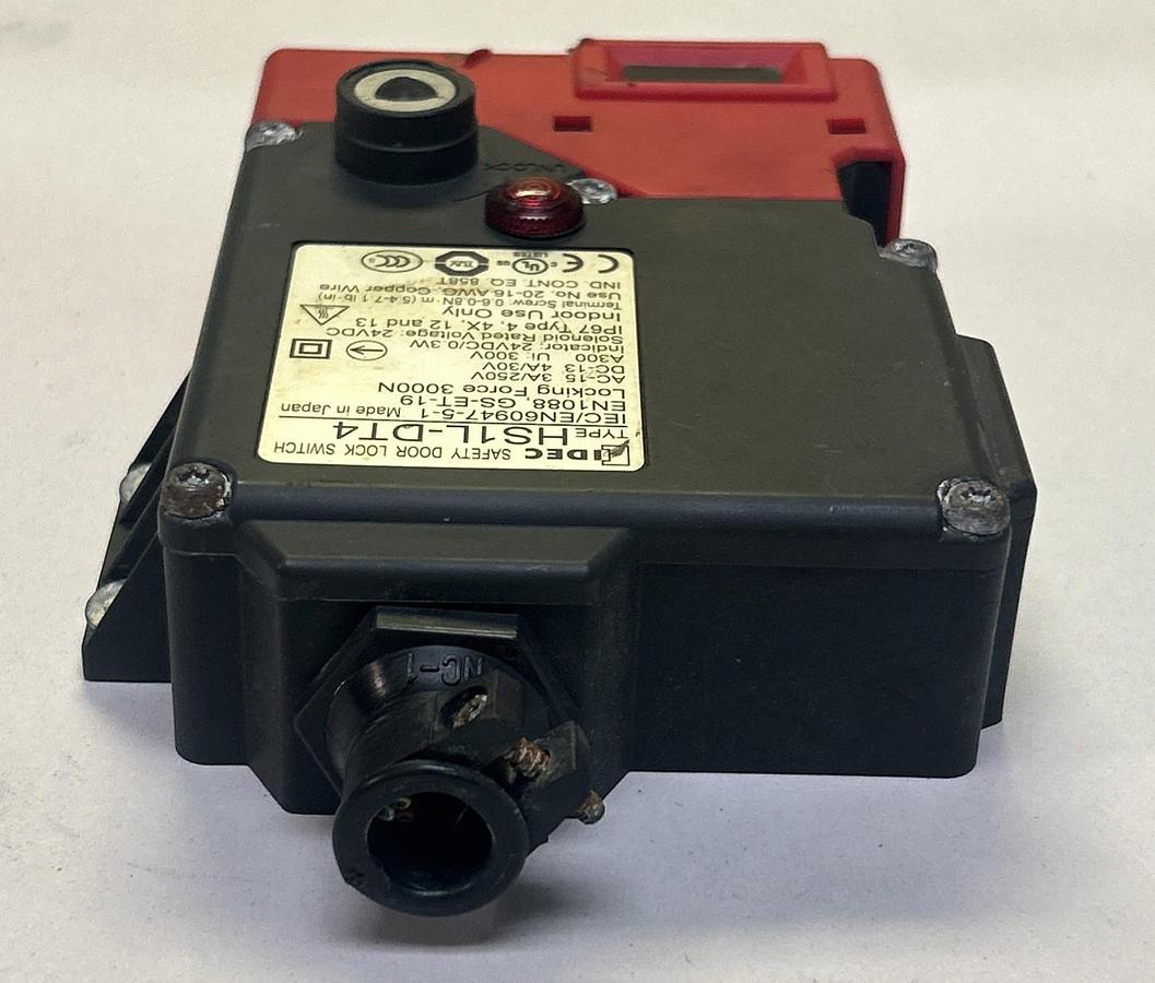 Used IDEC,HS1L-DT4,SAFETY DOOR LOCK SWITCH